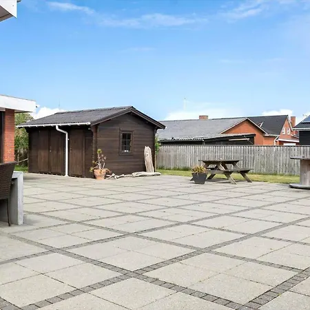 70030-ulfborg-laerkevej-9 度假居 *